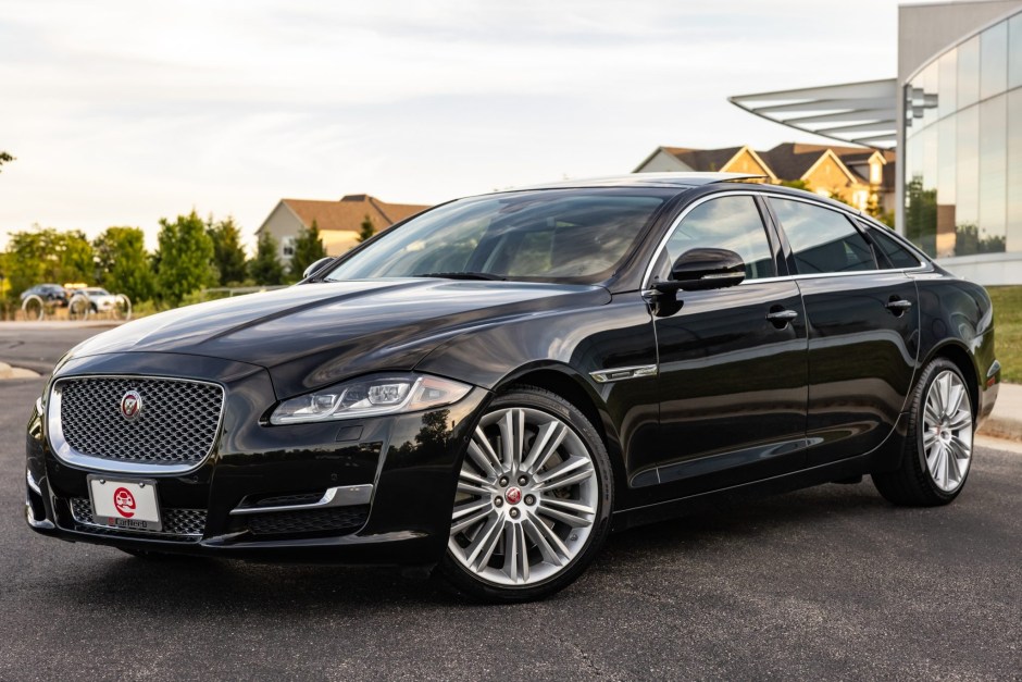 2016 Jaguar XJ sold at auction for $29,500