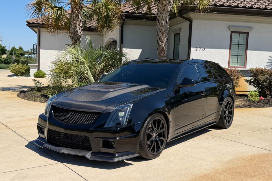 2011 Cadillac CTS sold at auction for $41,000