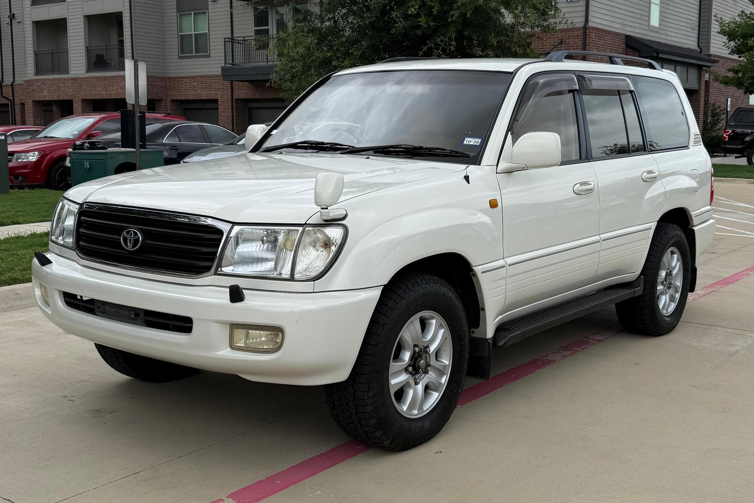 1999 Toyota Land Cruiser 100 Series sold at auction for $21,000