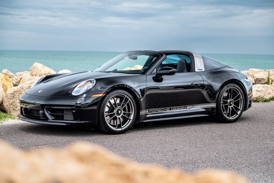 2024 Porsche 992 sold at auction for $193,000