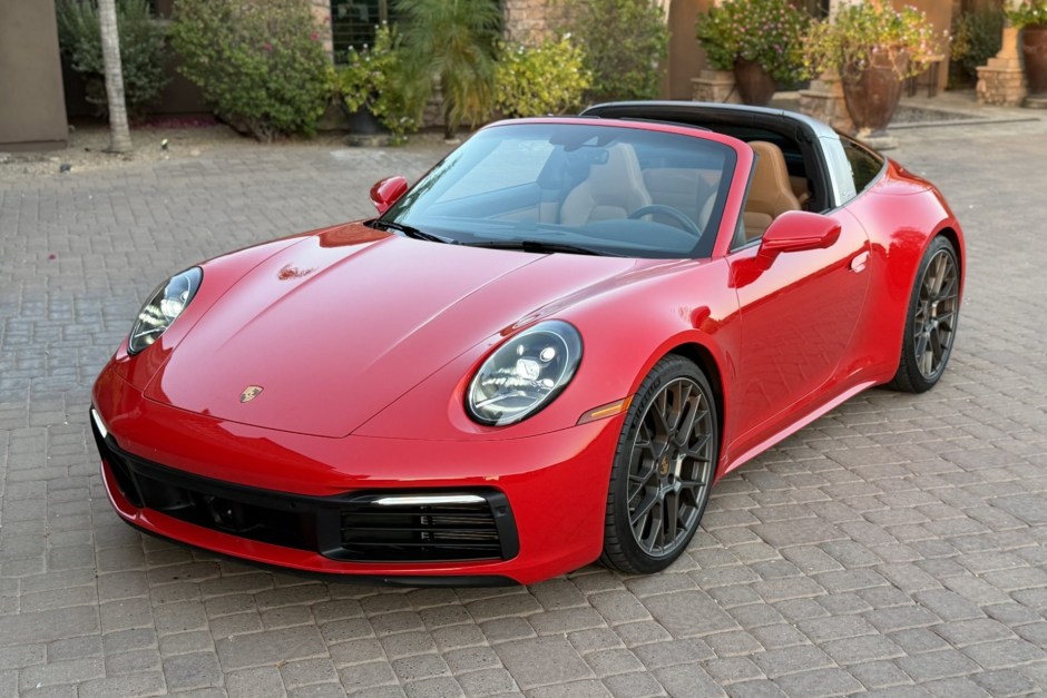 2022 Porsche 992 sold at auction for $160,000