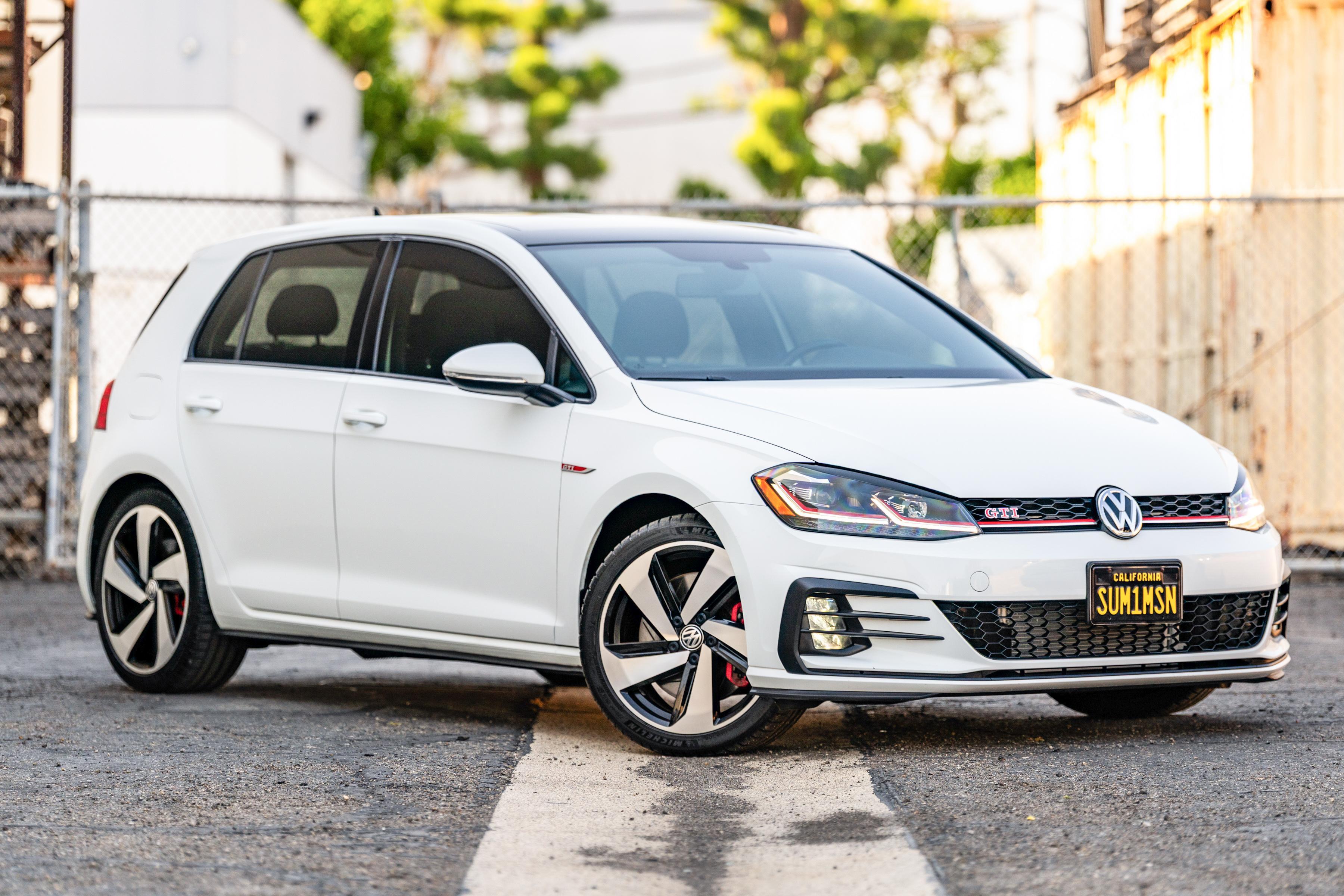 2019 Volkswagen GTI sold at auction for $17,500