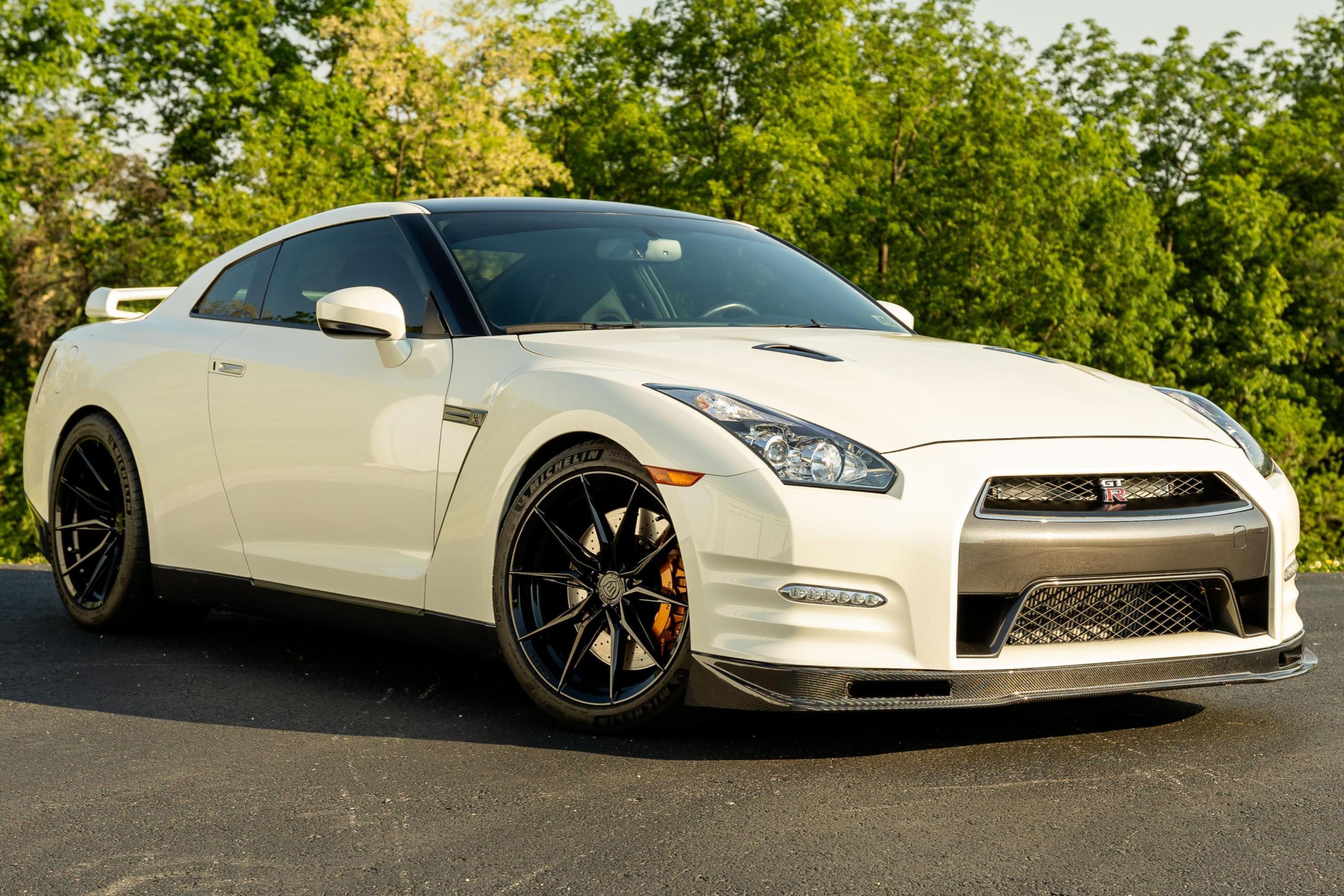 2013 Nissan GT-R sold at auction for $110,000