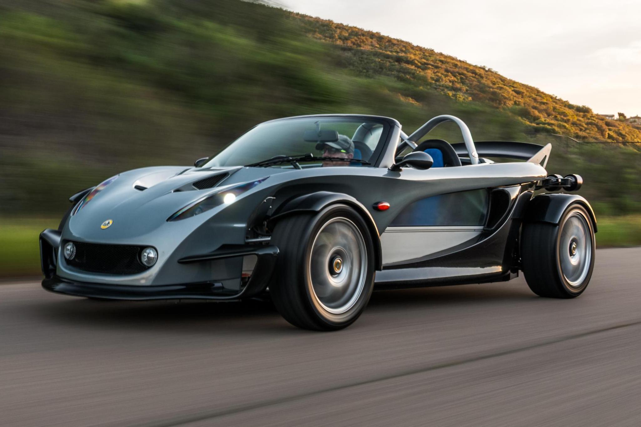 2000 Lotus Elise sold at auction for $75,000