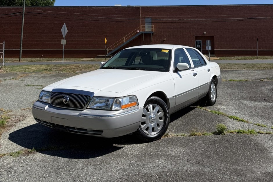 2005 Mercury Grand Marquis sold at auction for $7,050