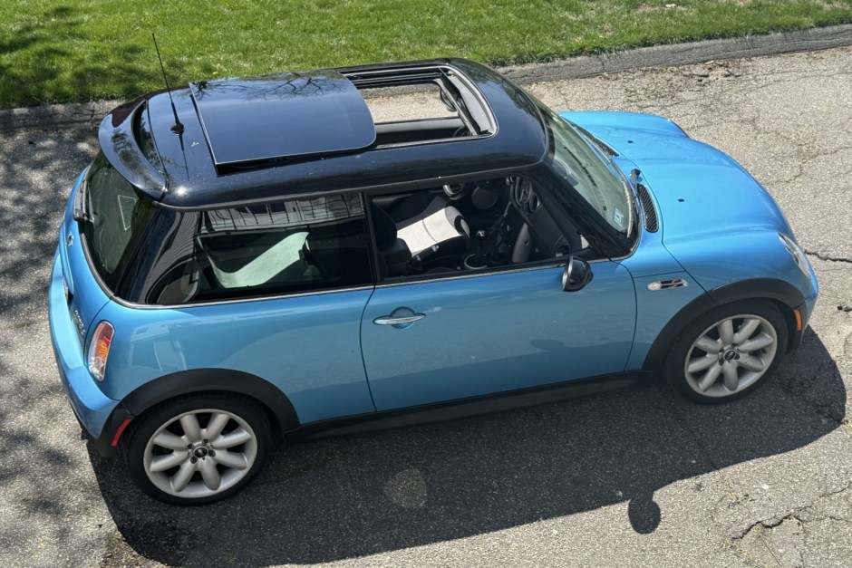2004 Mini Cooper sold at auction for $6,600