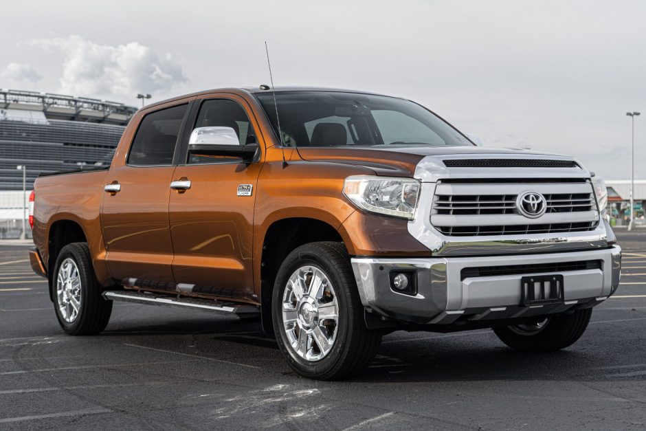2015 Toyota Tundra sold at auction for $34,500