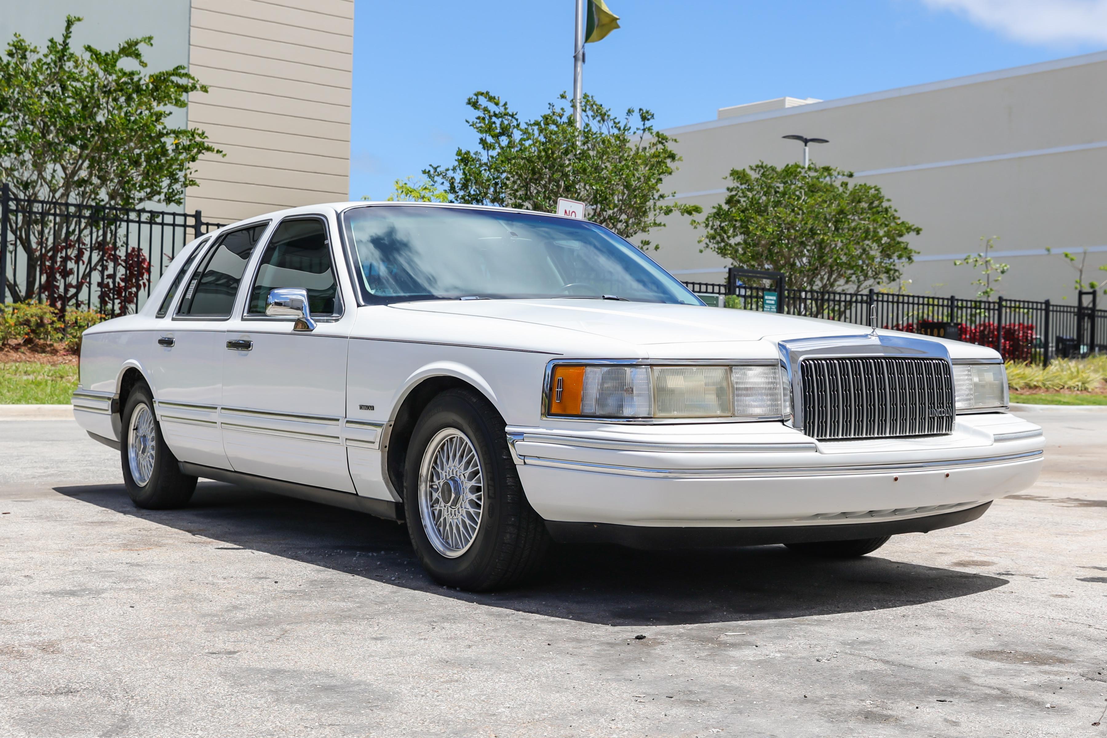 2002 Lincoln Town Car For Salenull