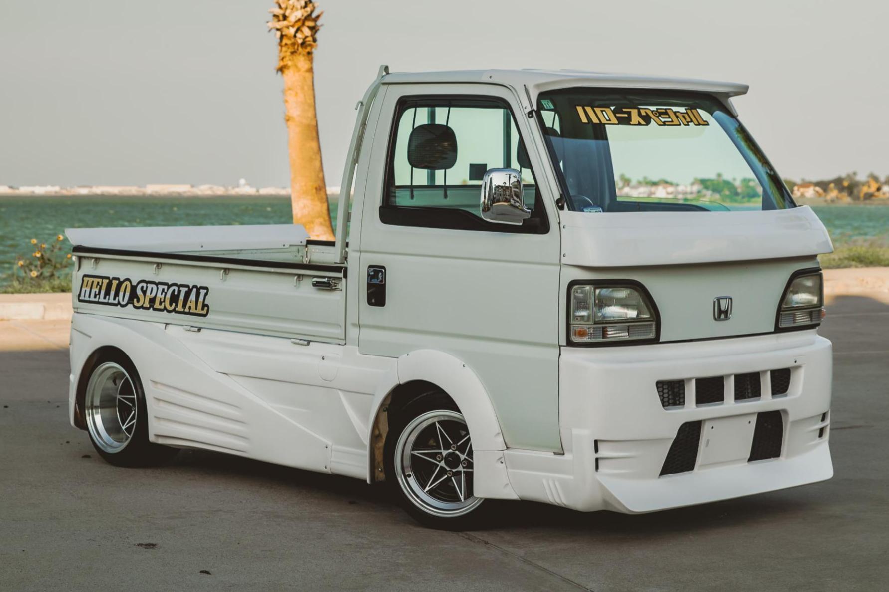 1998 Honda Acty sold at auction for $13,100