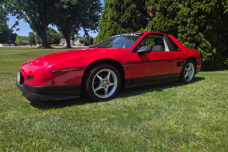 1984 Pontiac Fiero sold at auction for $3,300