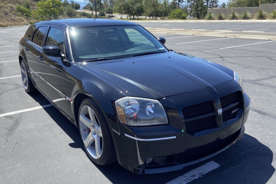 2006 Dodge Magnum sold at auction for $14,125
