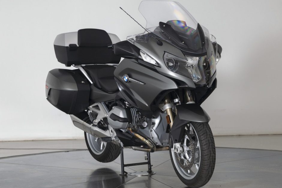 2015 BMW R Series sold at auction for $9,433