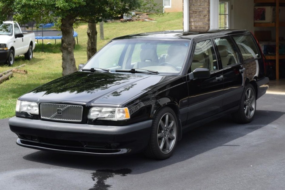 1996 Volvo 850 sold at auction for $14,250