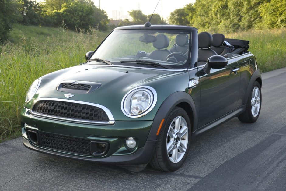 2013 Mini Cooper sold at auction for $10,500