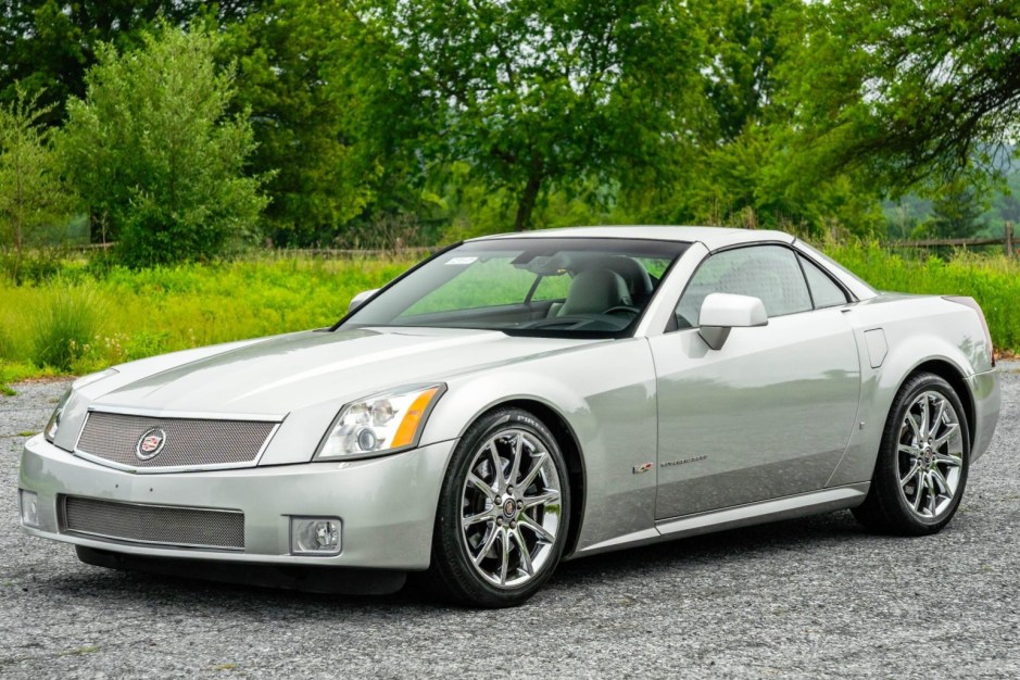 2006 Cadillac XLR sold at auction for $32,250