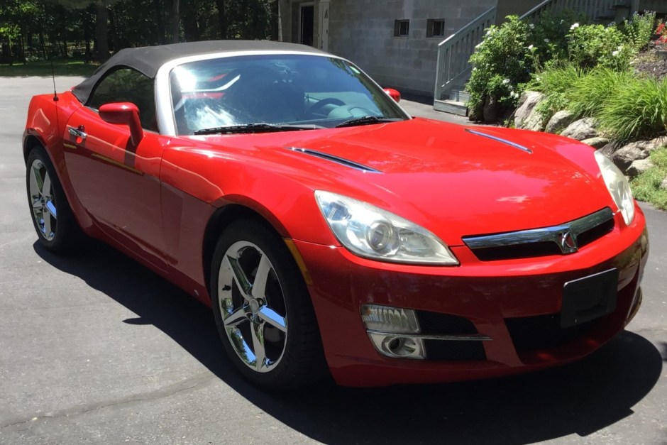 2007 Saturn Sky sold at auction for $6,900