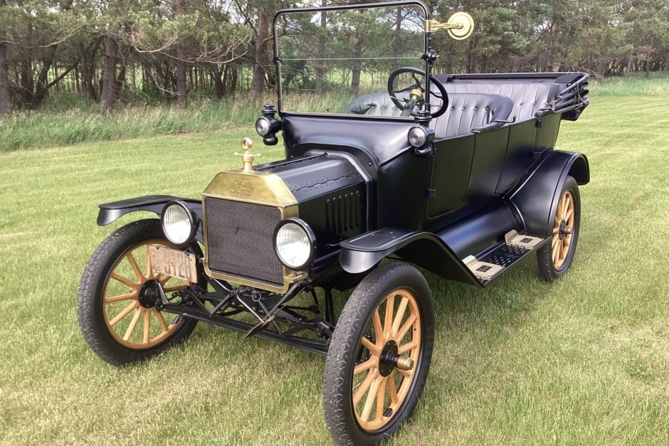 1915 Ford Model T sold at auction for $8,500