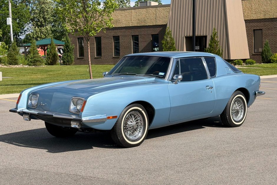 1983 Studebaker Avanti sold at auction for $19,260