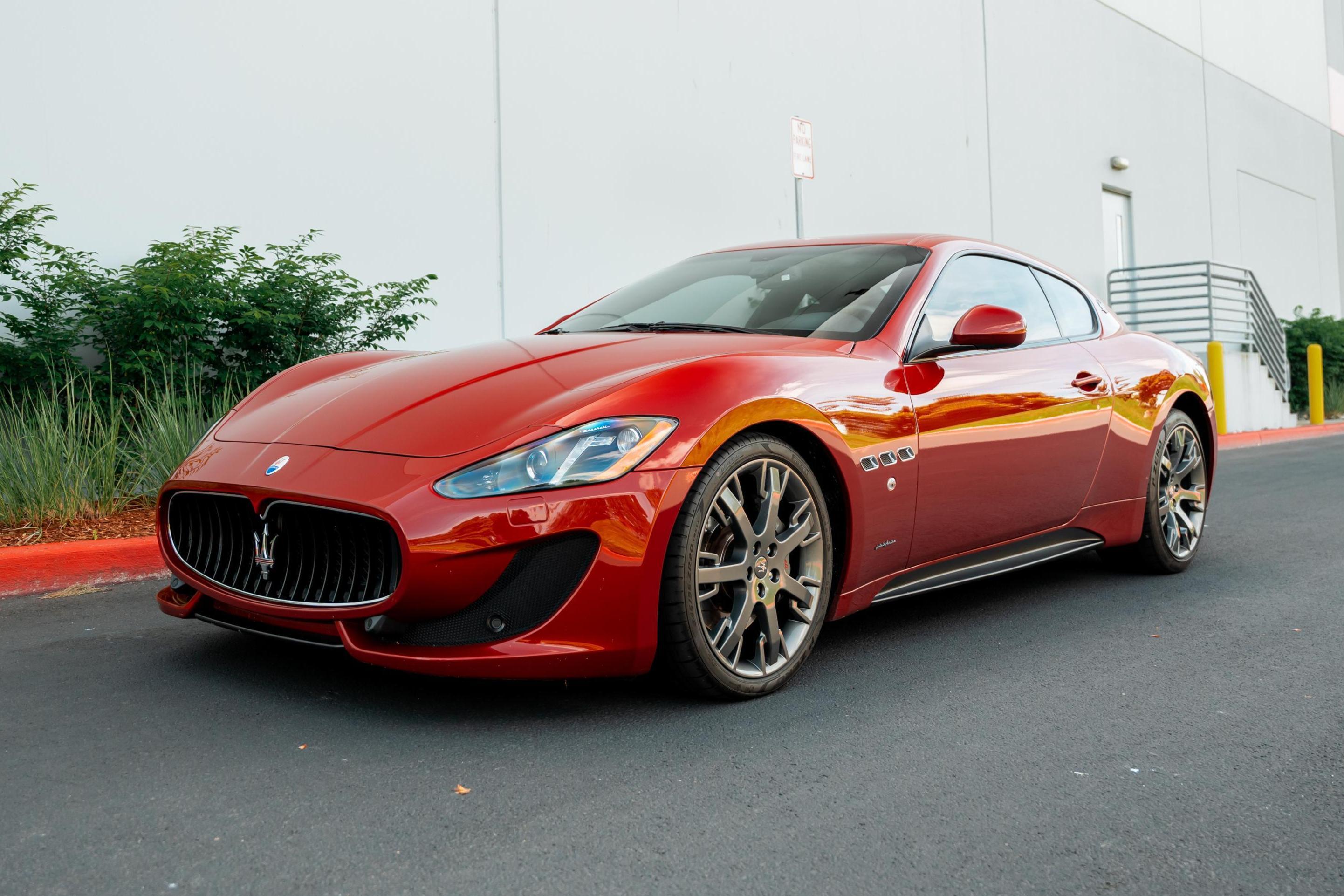 2014 Maserati GranTurismo sold at auction for $33,320