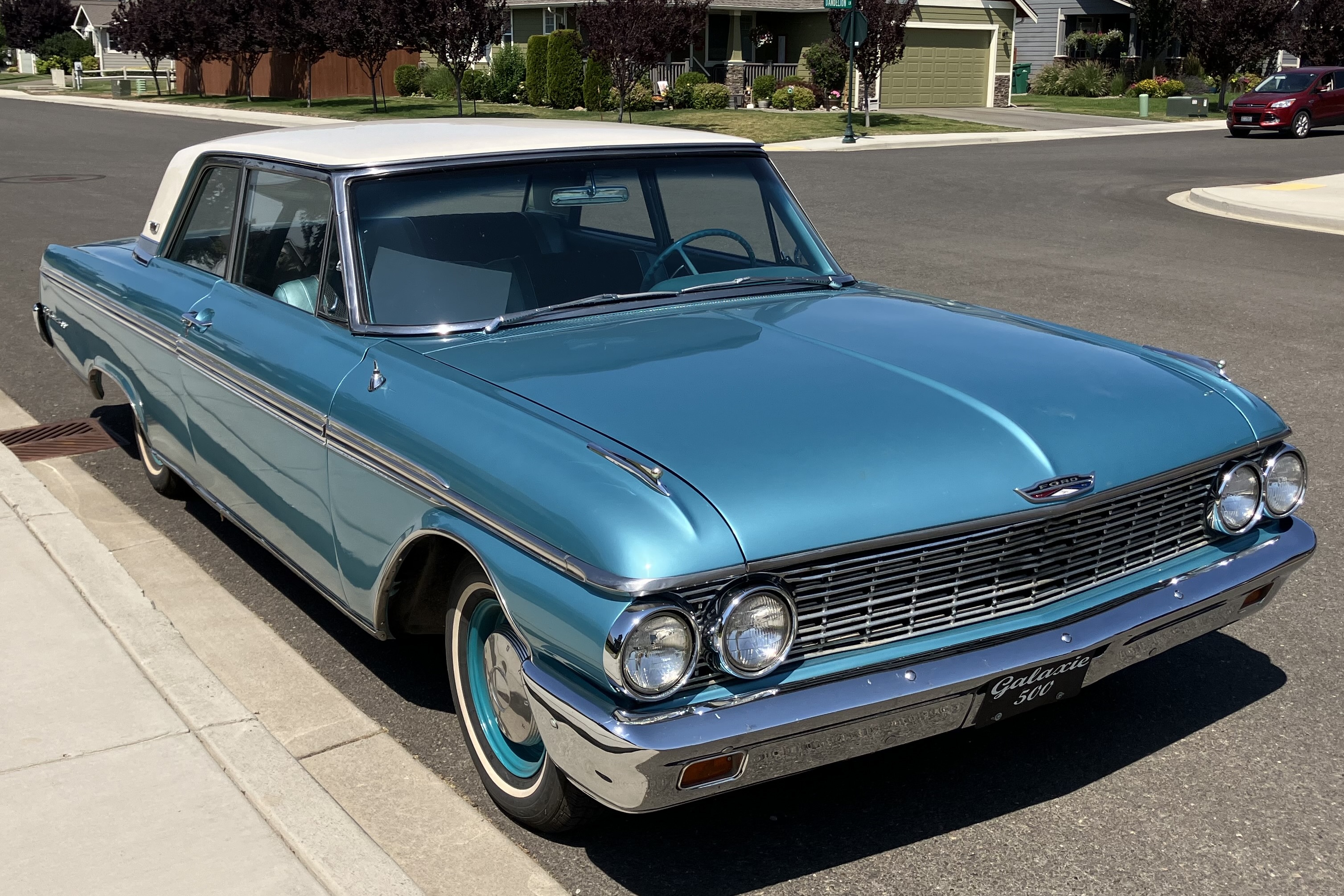 1962 Ford Galaxie sold at auction for $15,000