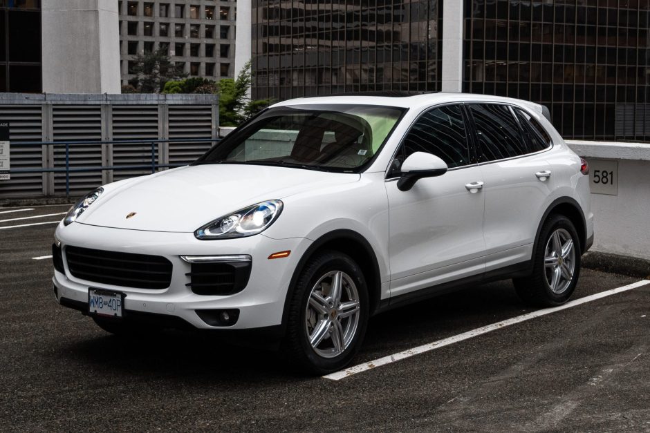 2015 Porsche Cayenne sold at auction for $14,200