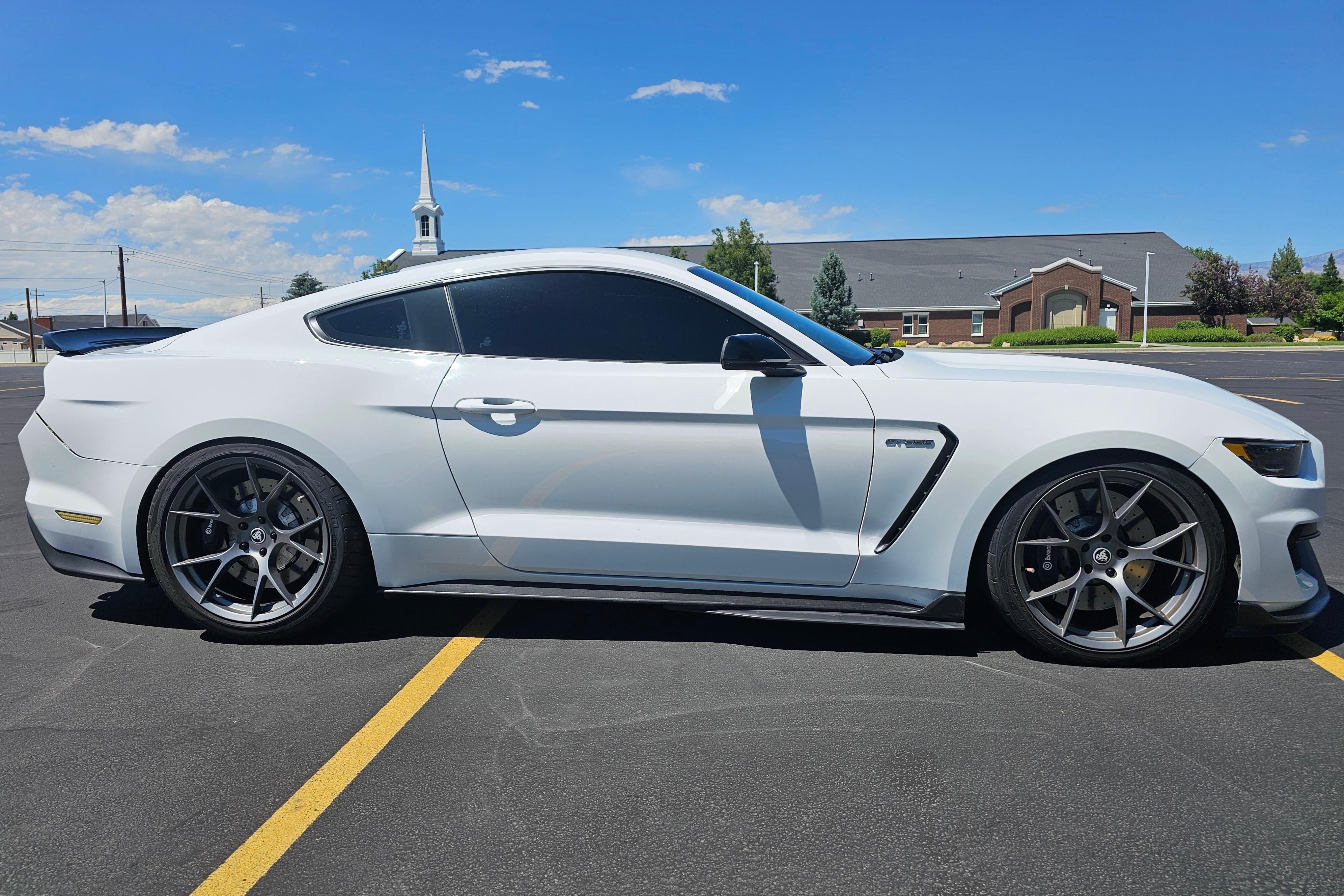 2017 Ford Mustang sold at auction for $47,000