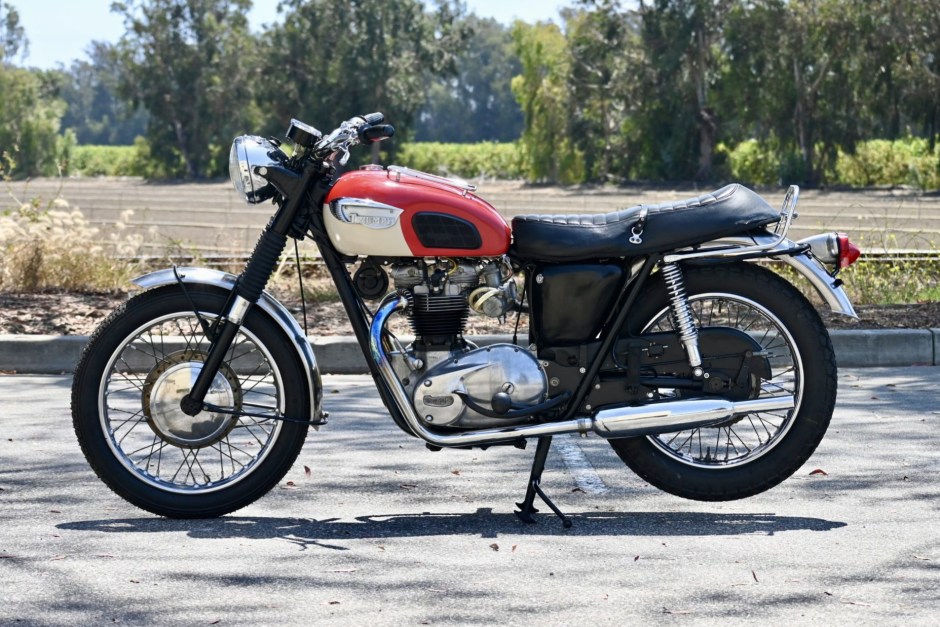 1967 Triumph Bonneville sold at auction for $5,200