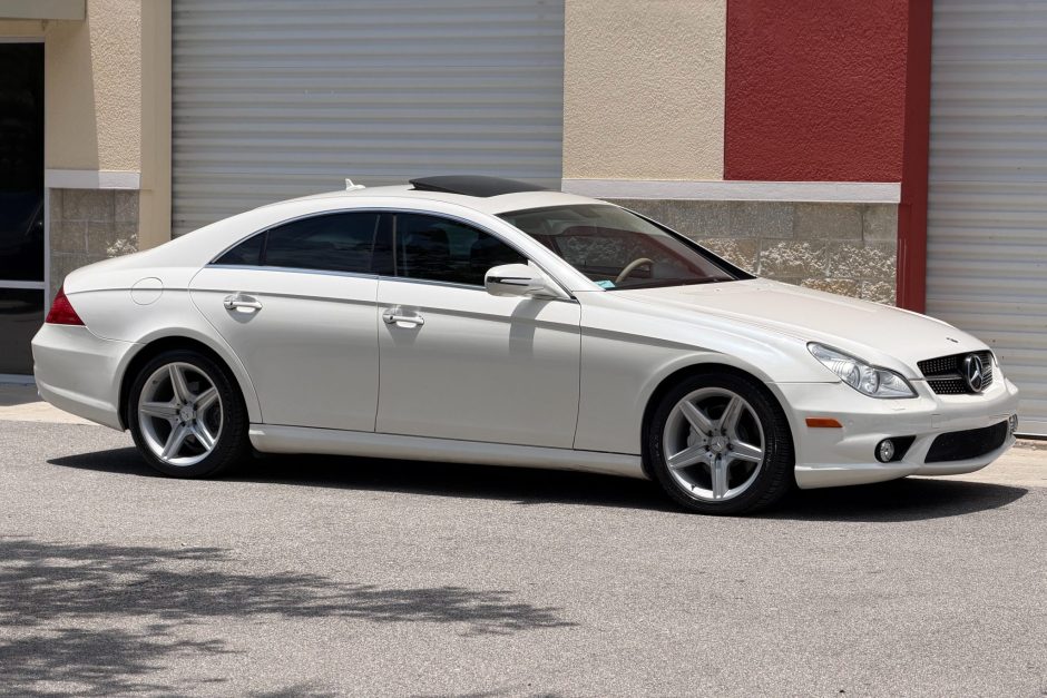 2009 Mercedes-Benz CLS-Class sold at auction for $9,100