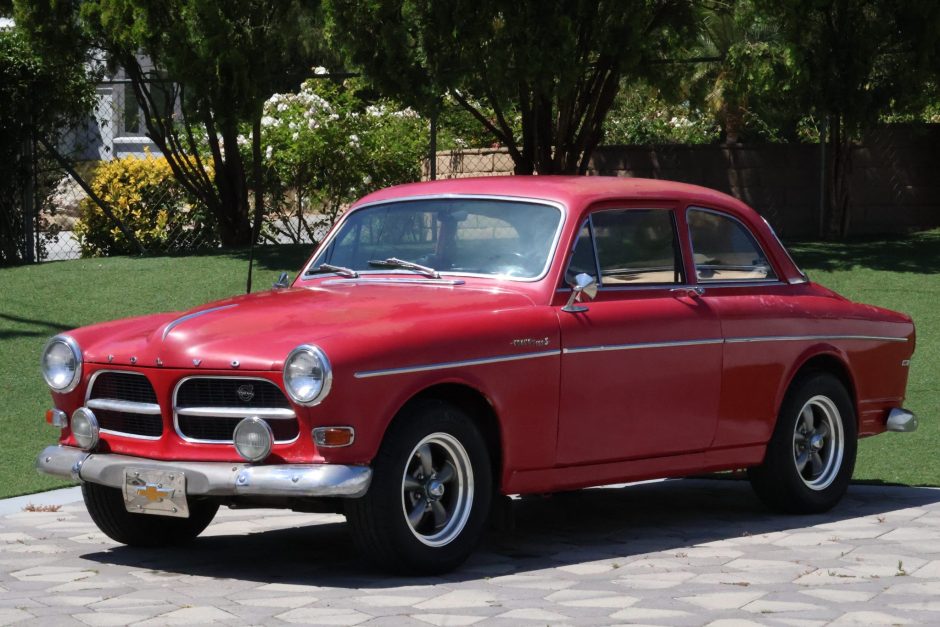 1966 Volvo Amazon sold at auction for $6,800