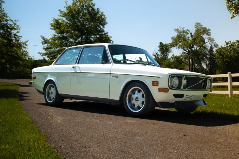 1971 Volvo 140 Series sold at auction for $25,000