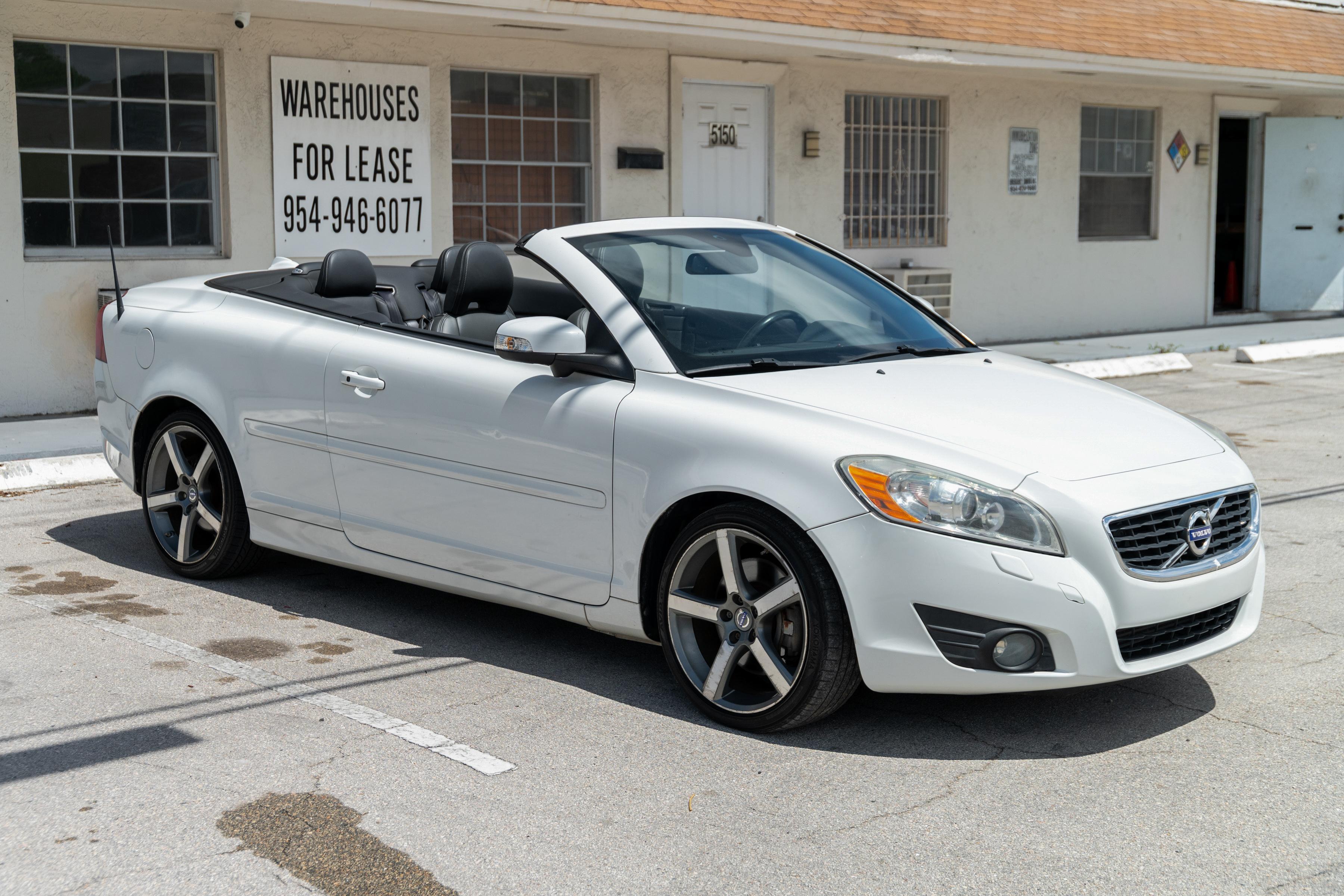 2011 Volvo C70 sold at auction for $7,900