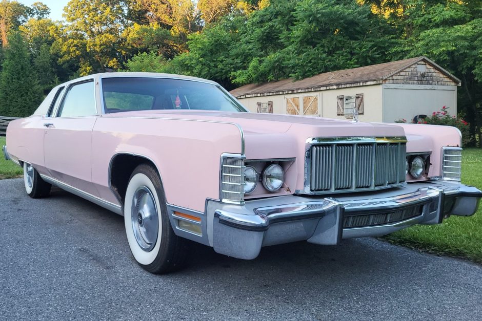1976 Lincoln Continental sold at auction for $4,000