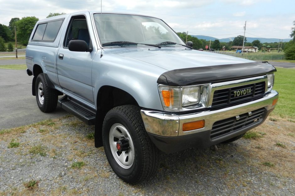 1991 Toyota Hilux sold at auction for $19,500
