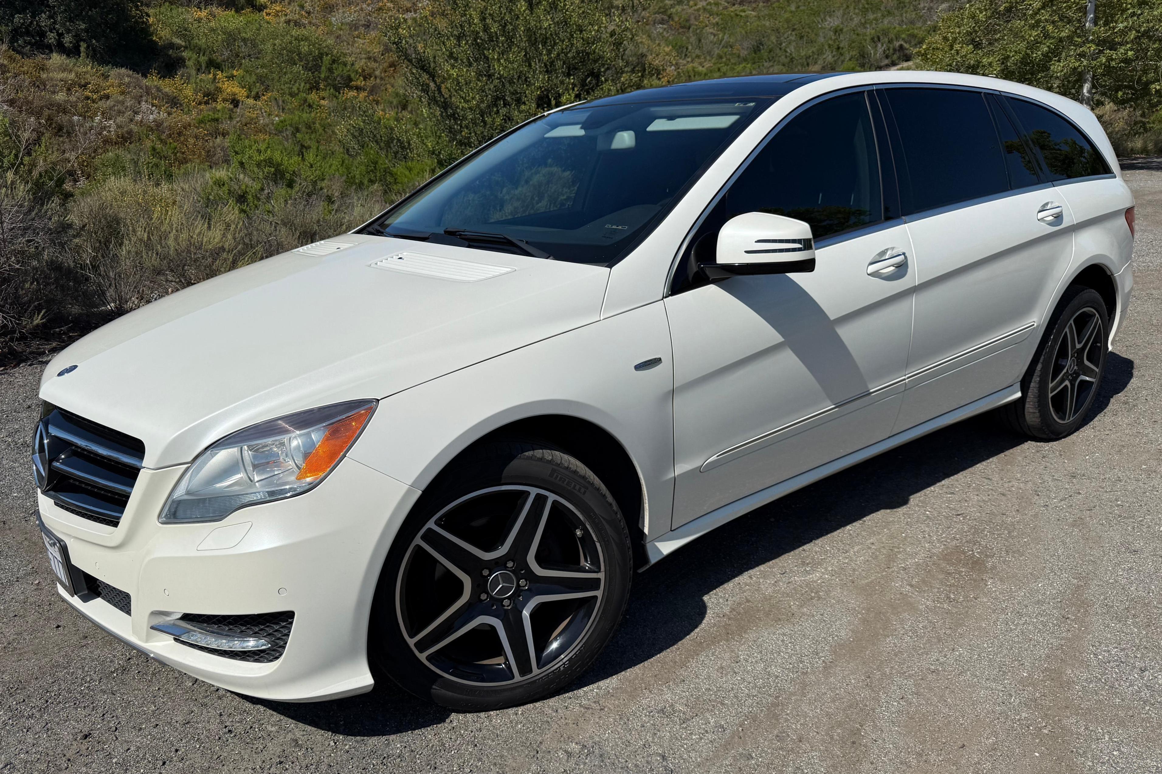 2012 Mercedes-Benz R-Class sold at auction for $11,000