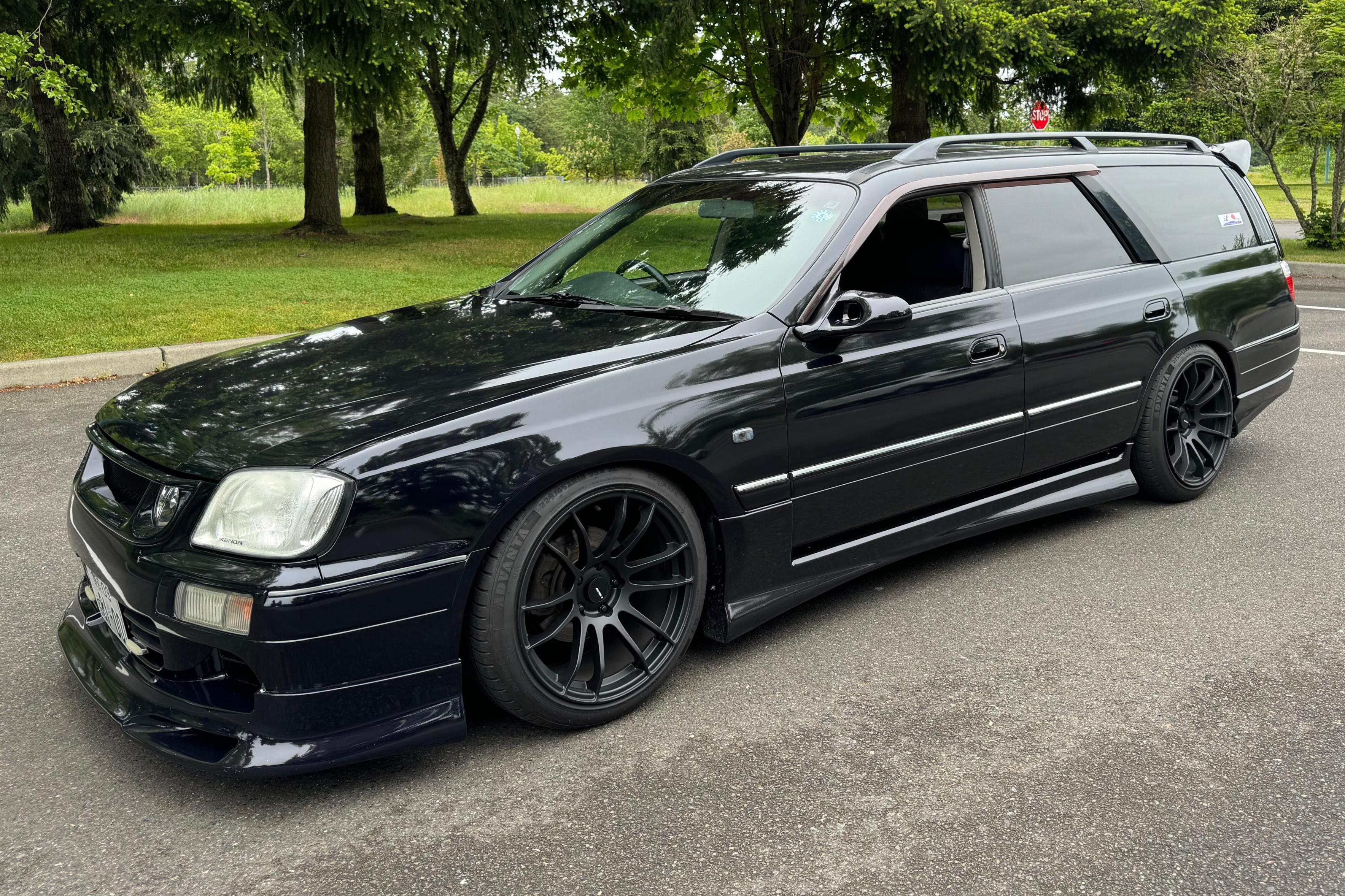 1999 Nissan Stagea sold at auction for $17,000