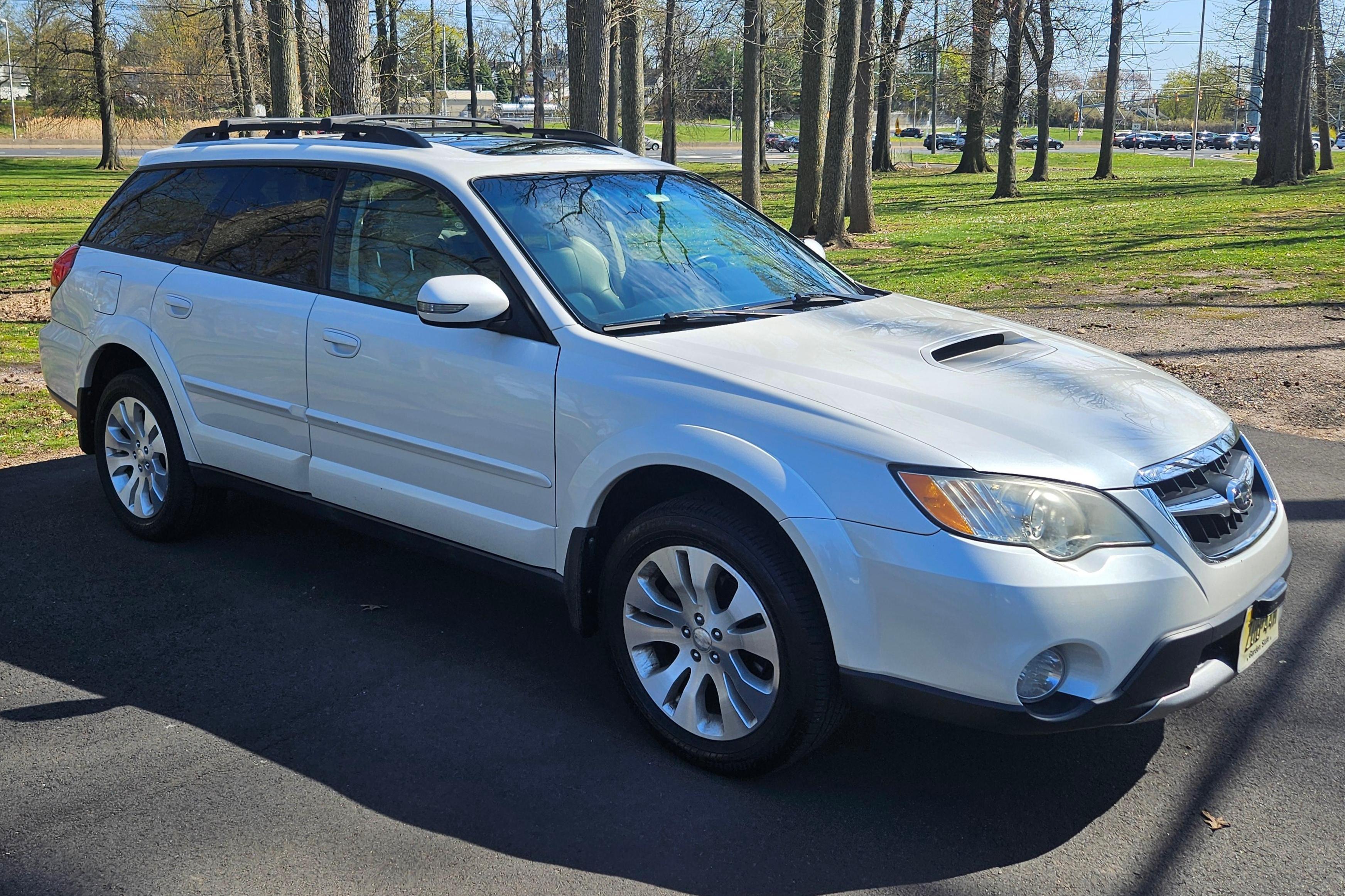 2009 Subaru Outback sold at auction for $12,900