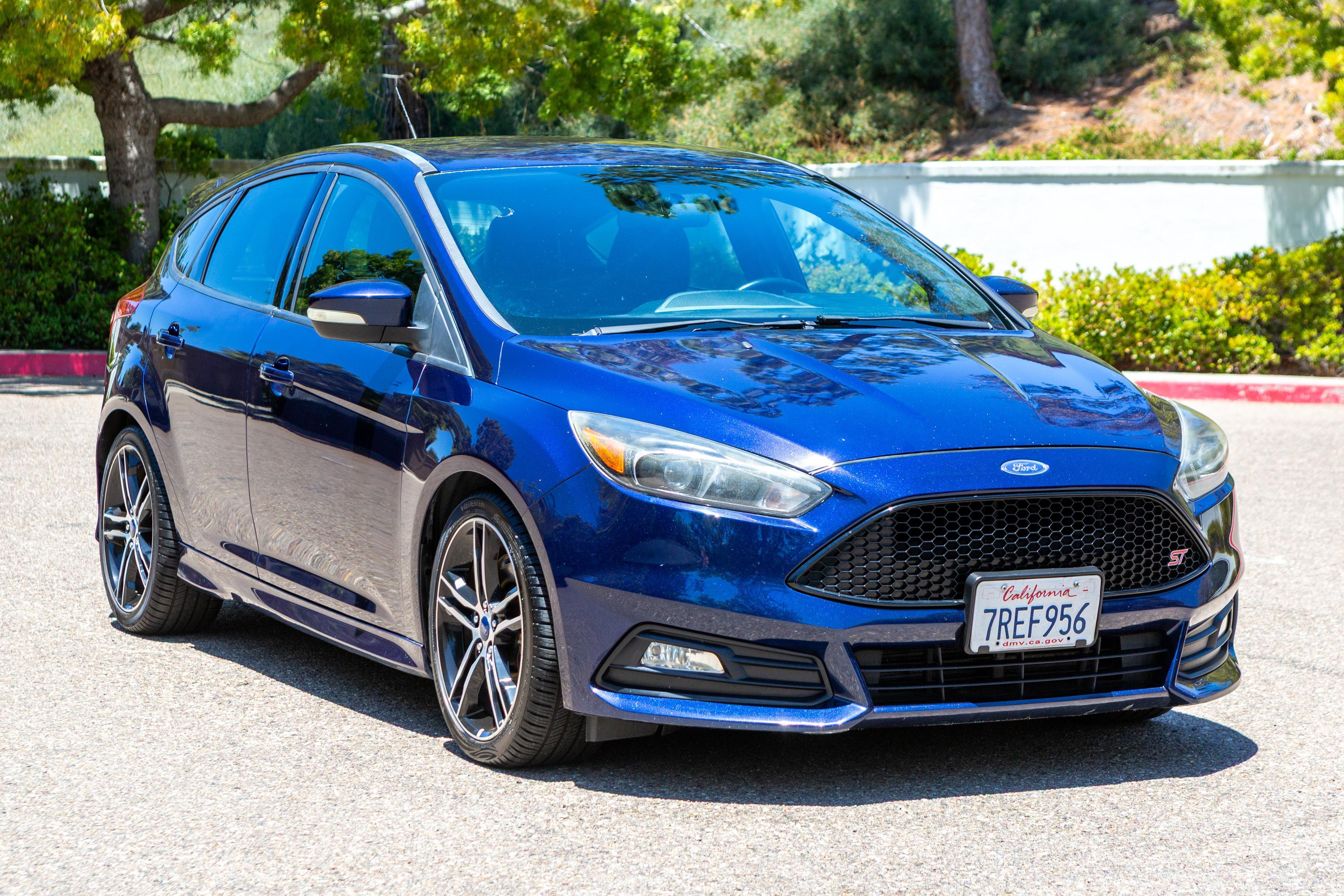 2016 Ford Focus sold at auction for $14,300