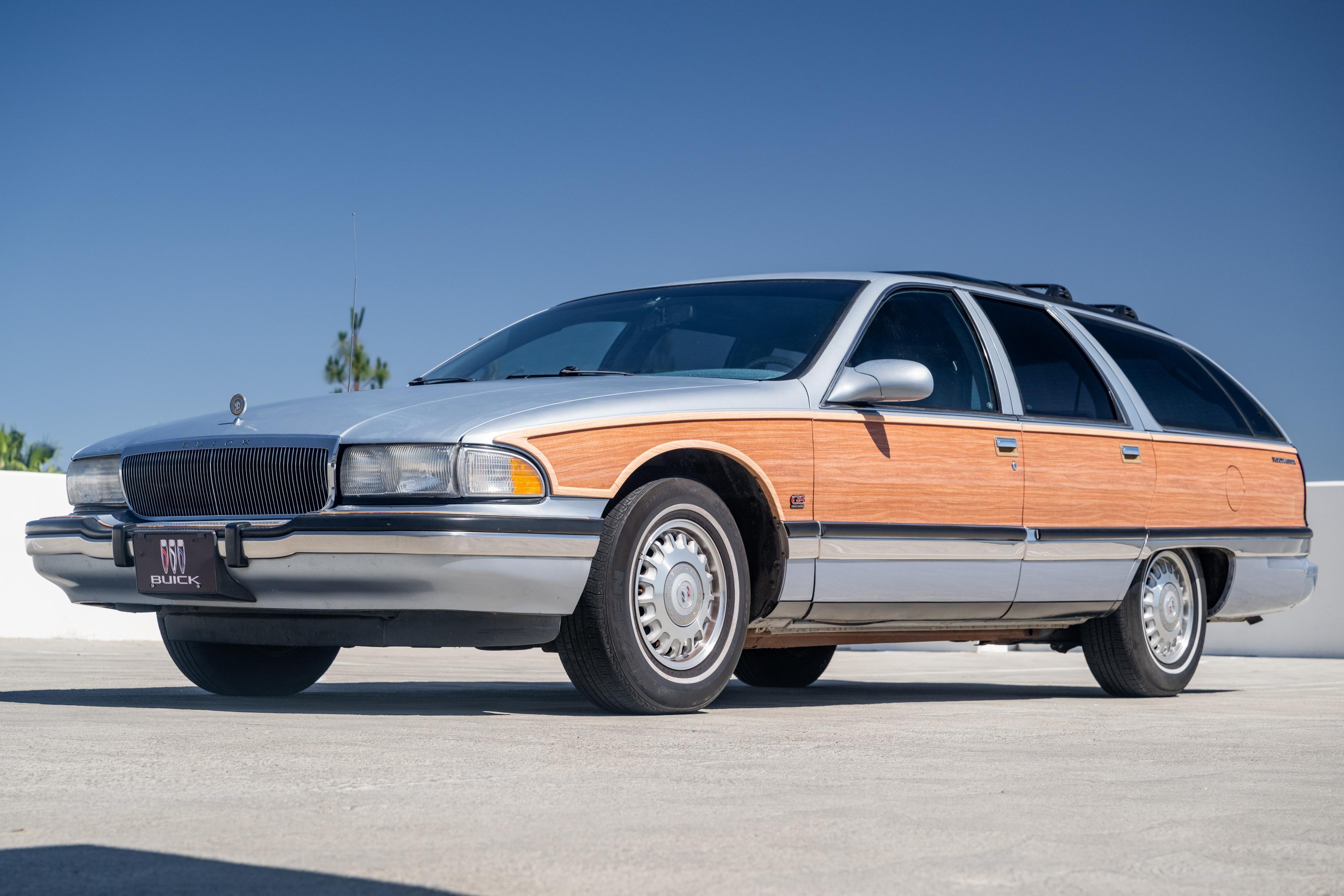 1996 Buick Roadmaster sold at auction for $9,000