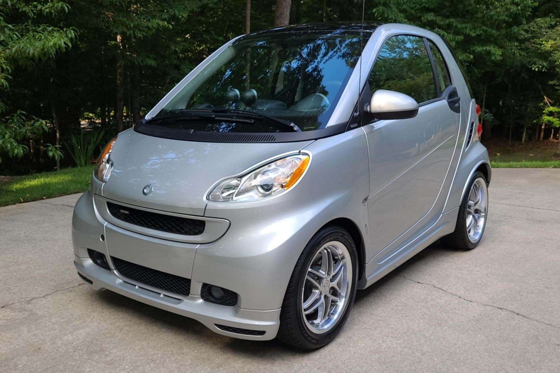 2009 Smart Fortwo sold at auction for $16,250