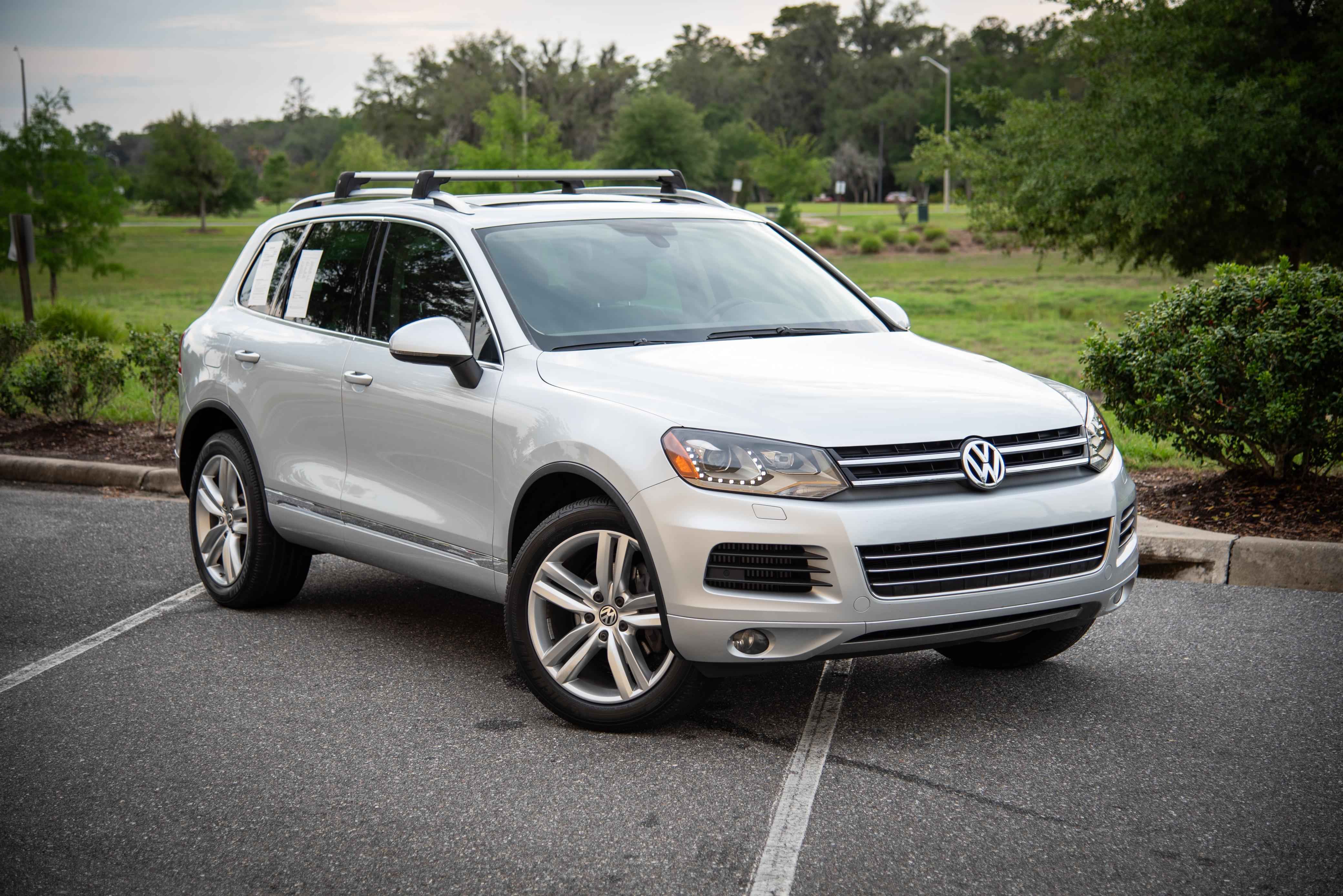 2012 Volkswagen Touareg sold at auction for $21,600