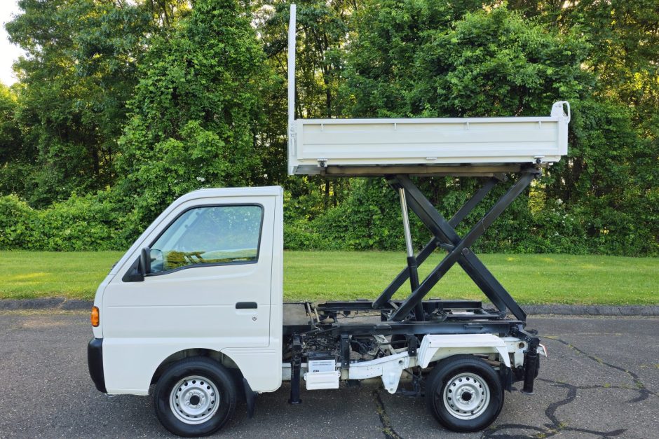 1995 Suzuki Carry sold at auction for $15,000