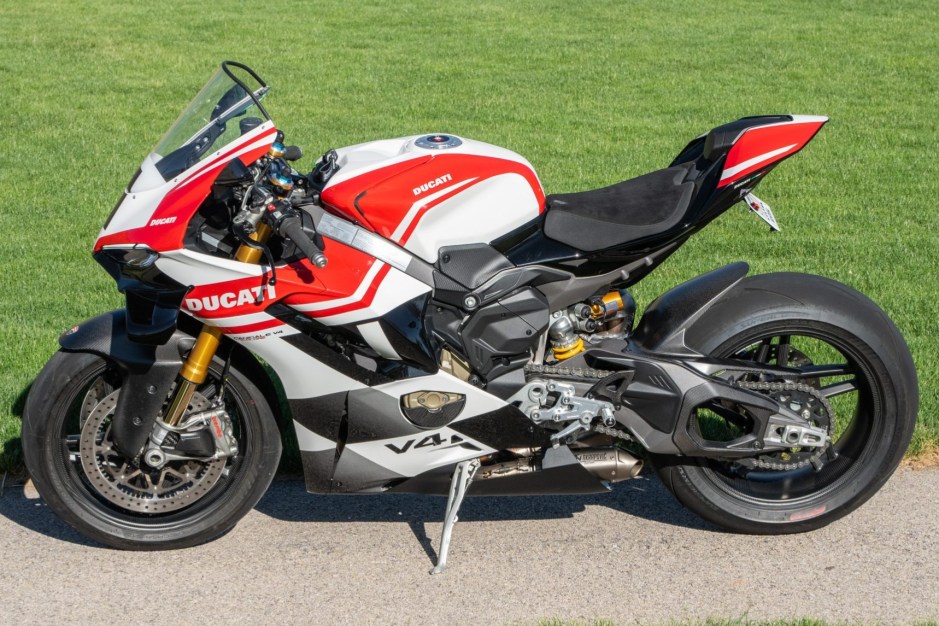 2025 Ducati Panigale sold at auction for $37,250