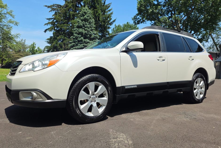 2010 Subaru Outback sold at auction for $11,927