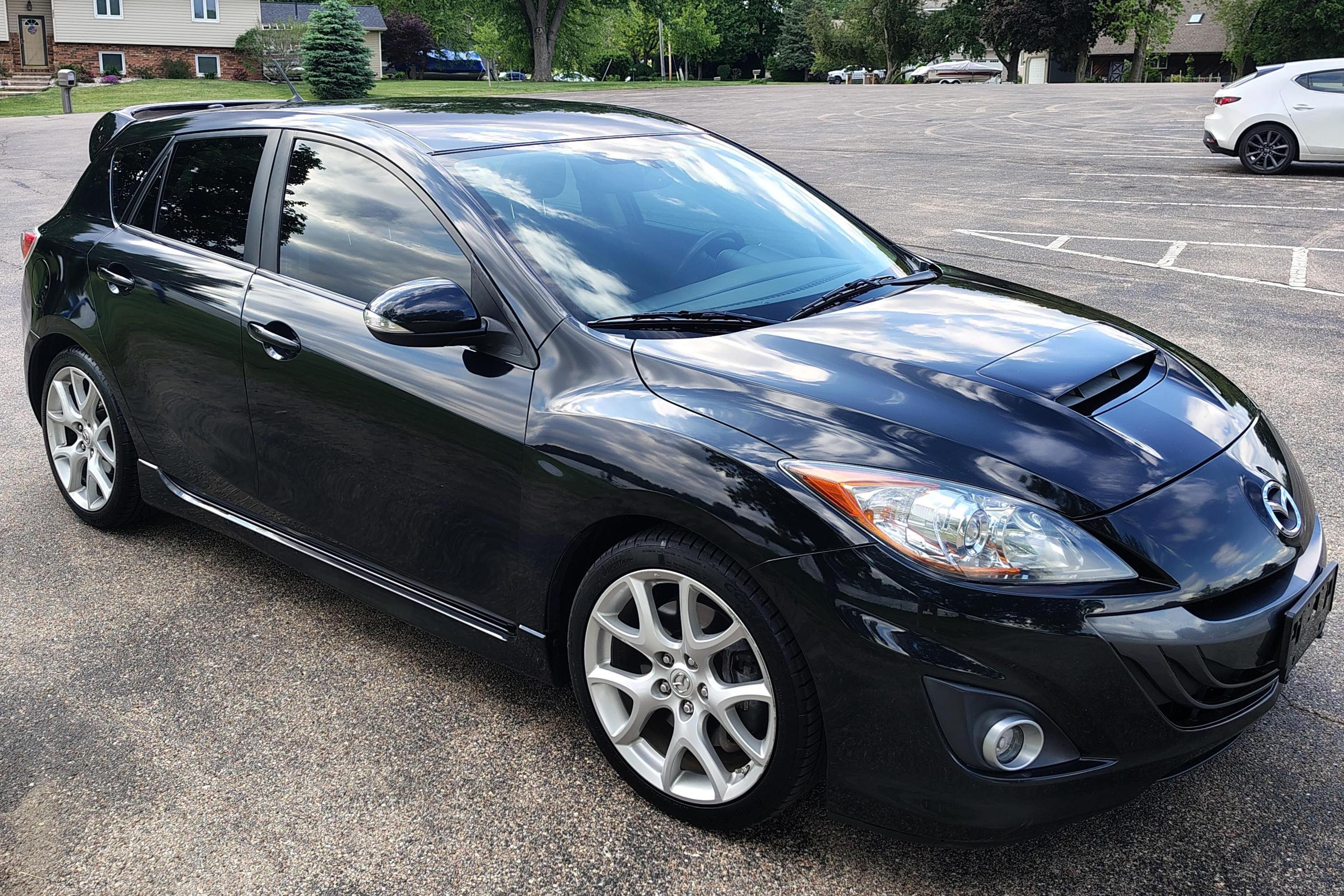2012 Mazda Mazda3 sold at auction for $10,000