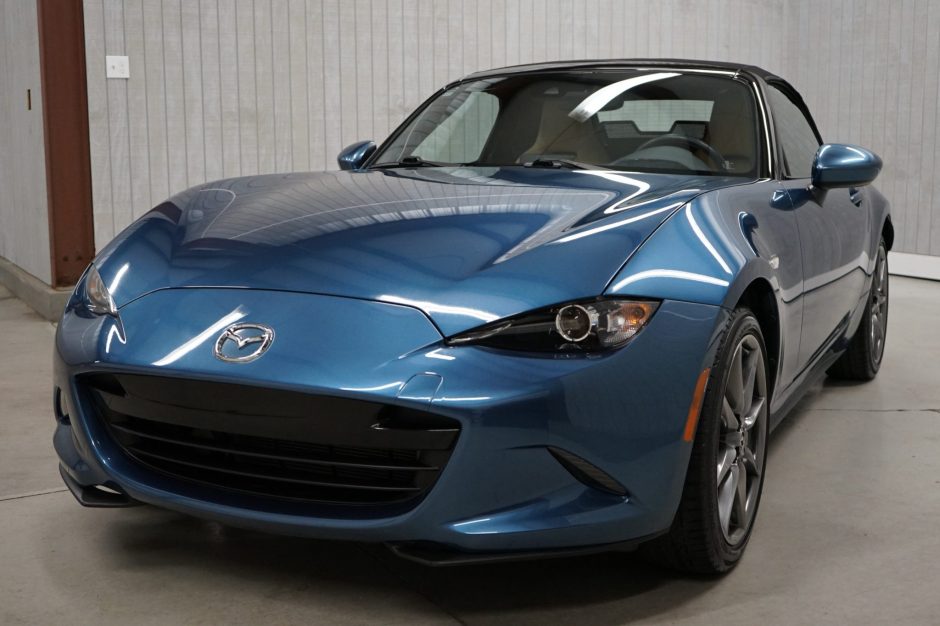 2020 Mazda MX-5 sold at auction for $27,500