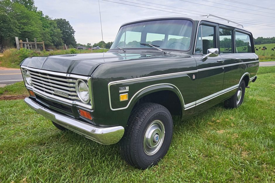1975 International Harvester Travelall sold at auction for $20,750