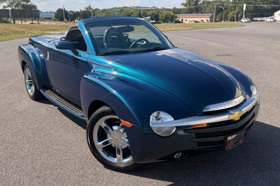 2006 Chevrolet SSR sold at auction for $29,500