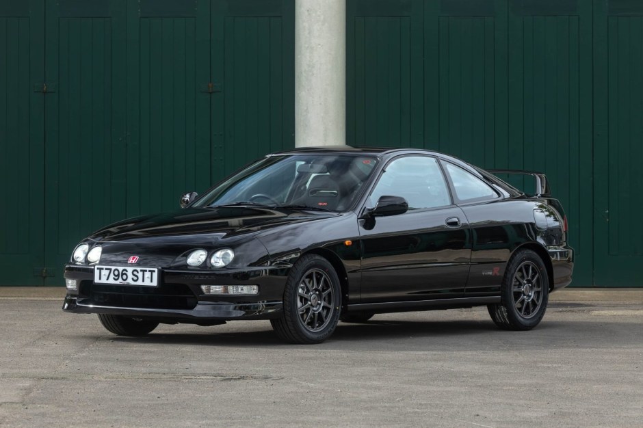 1999 Acura Integra sold at auction for $25,500