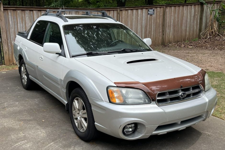 2005 Subaru Baja sold at auction for $18,250