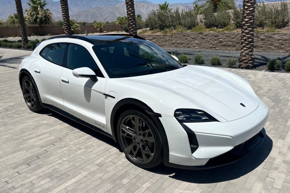 2025 Porsche Taycan sold at auction for $153,000